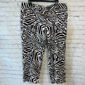 18 Focus 2000 Capri/crop pants. Brown and white print. New with tags